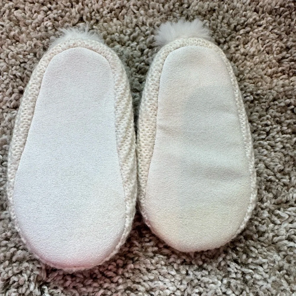 Baby girls White Bunny slippers shoes house slippers size 0-6 months